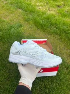 Saucony ProGrid Omni 9 - Full White - Size 42
