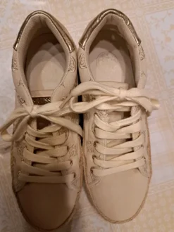 Scarpe con lacci
