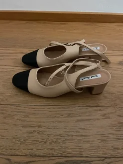 Scarpe con tacco basso