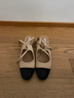 Scarpe con tacco basso