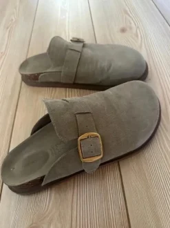 Schlappen aus Leder - Clogs