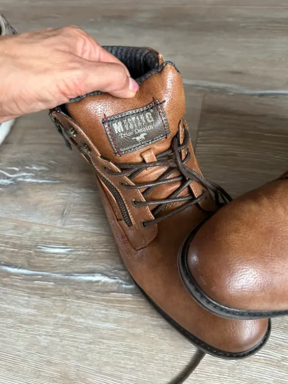 Schöne Herren, Boots von Mustang Größe 44 braun