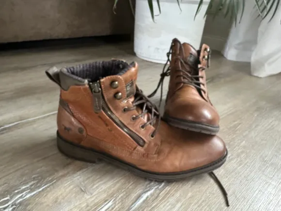 Schöne Herren, Boots von Mustang Größe 44 braun