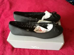 Schöne neu Schuhe