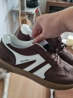 Schöne neue leichte braune Sneaker Größe 41