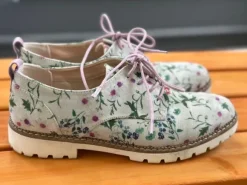 Schnürschuhe geblühmt