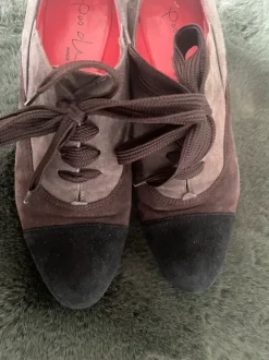 Schnürschuhe, pas de rouge