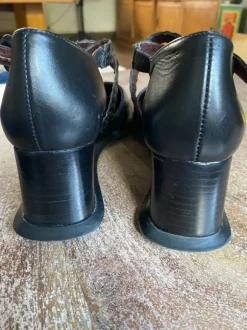 Schoenen met een sleehak 37