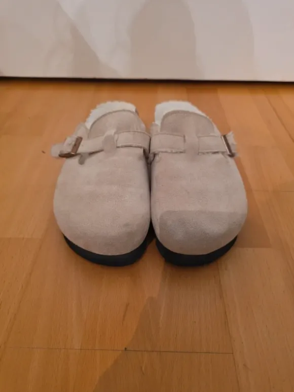 Schuhe beige Wildleder Optik 39 40 gefüttert modern trend