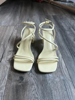 Schuhe Butter yellow