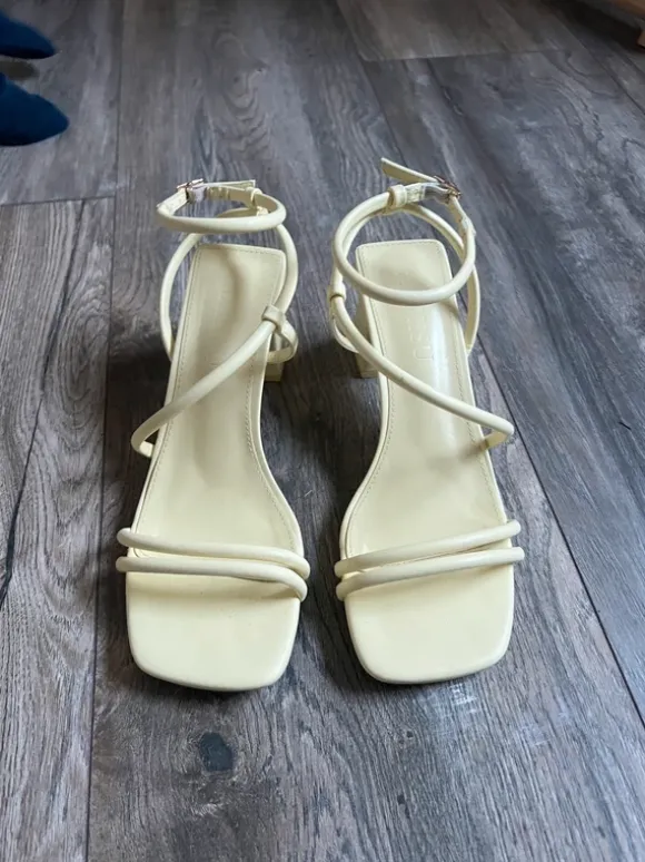 Schuhe Butter yellow