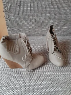 Schuhe Gr. 36 mit Keilabsatz 9cm