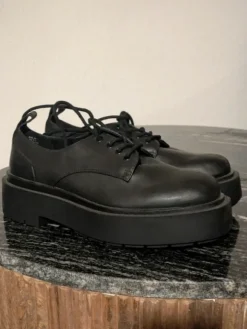 Schuhe In schwarz