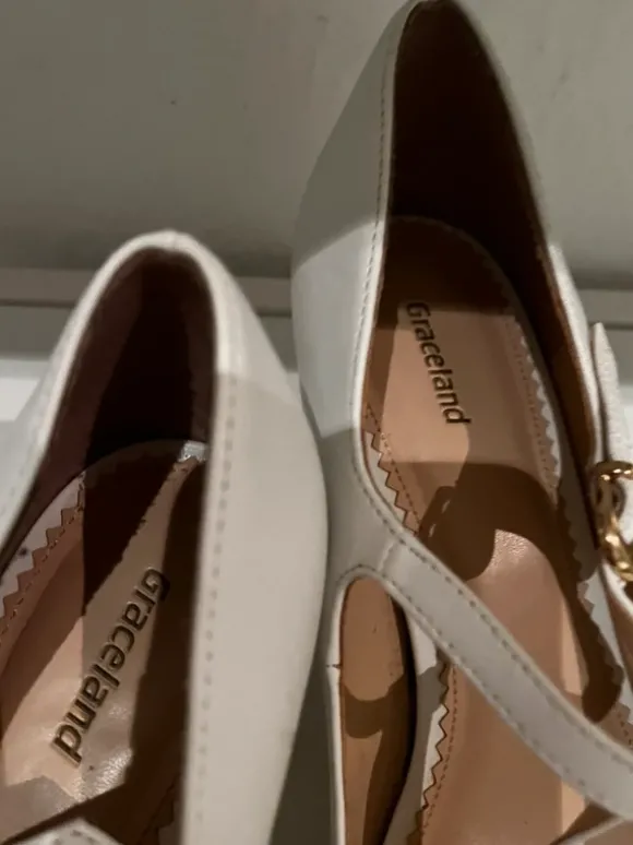 Schuhe mit Absatz/weiß
