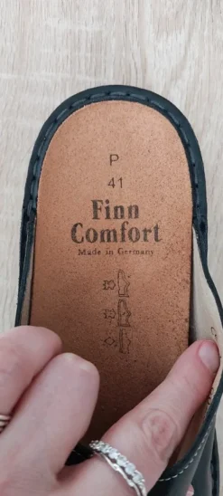 Schuhe, Pantoletten, made in Germany, Leder, ungetragen, Klettverschluss, herausnehmbares Fußbett