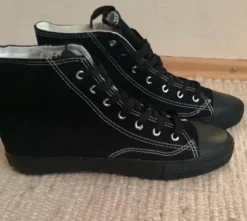 Schuhe, Sneakers