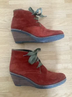 Schuhe von Donna Carolina