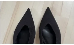 Schwarz / gerippte Slingbacks