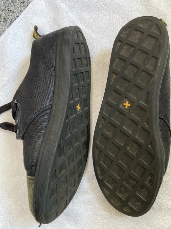 schwarz/ Camouflage Dr. Martens „Ealing“