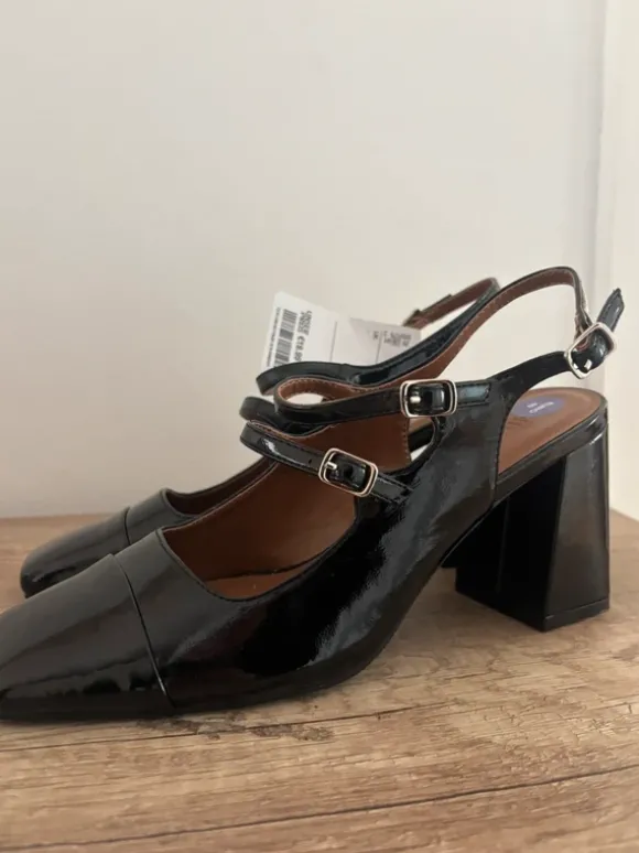 Schwarze Absatzschuhe