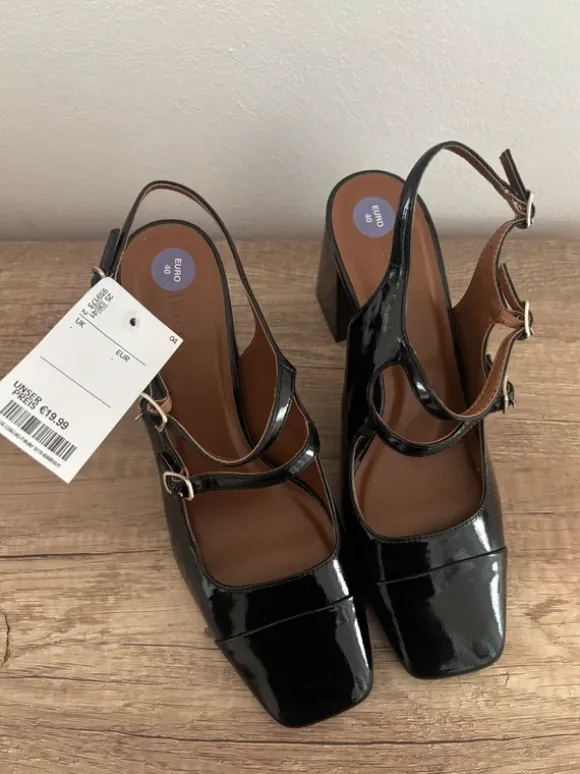 Schwarze Absatzschuhe