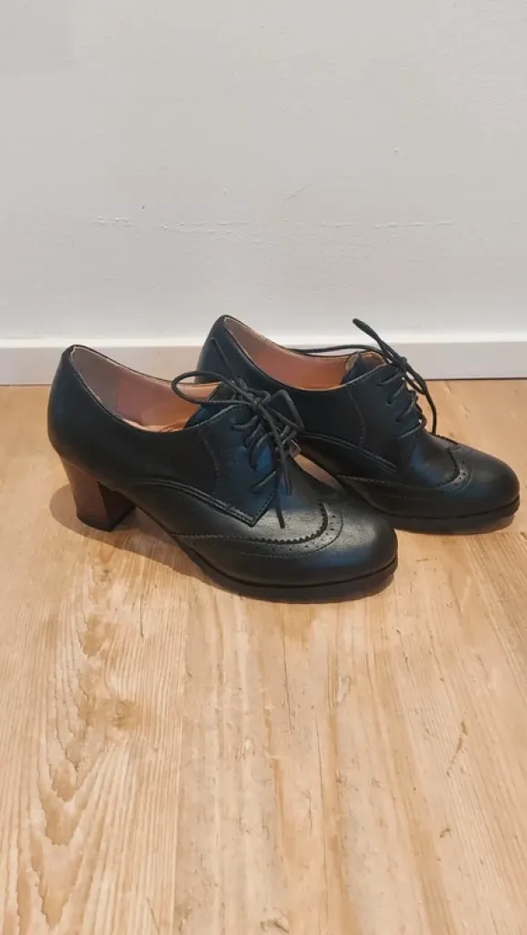 Schwarze Absatzschuhe Größe 38