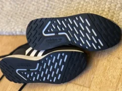 Schwarze Adidas Multix J G55537