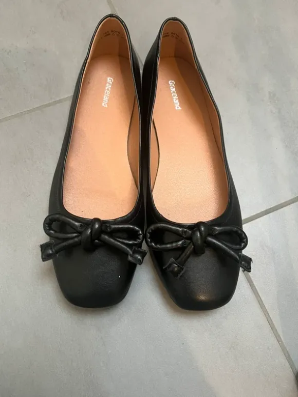 Schwarze Ballerinas