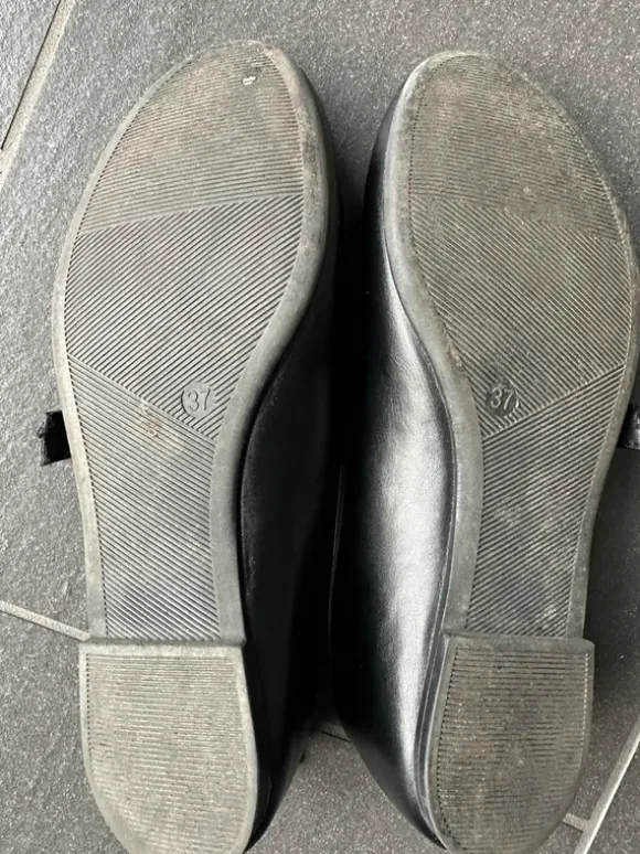 Schwarze Ballerinas Gr. 37