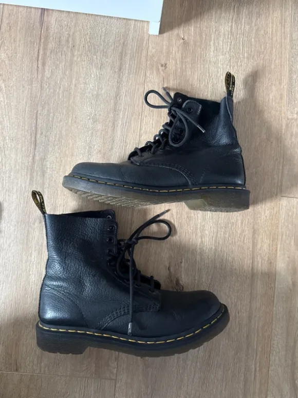 Schwarze Dr.Martens