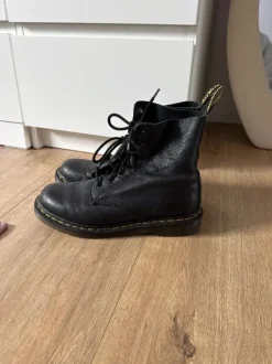 Schwarze Dr.Martens