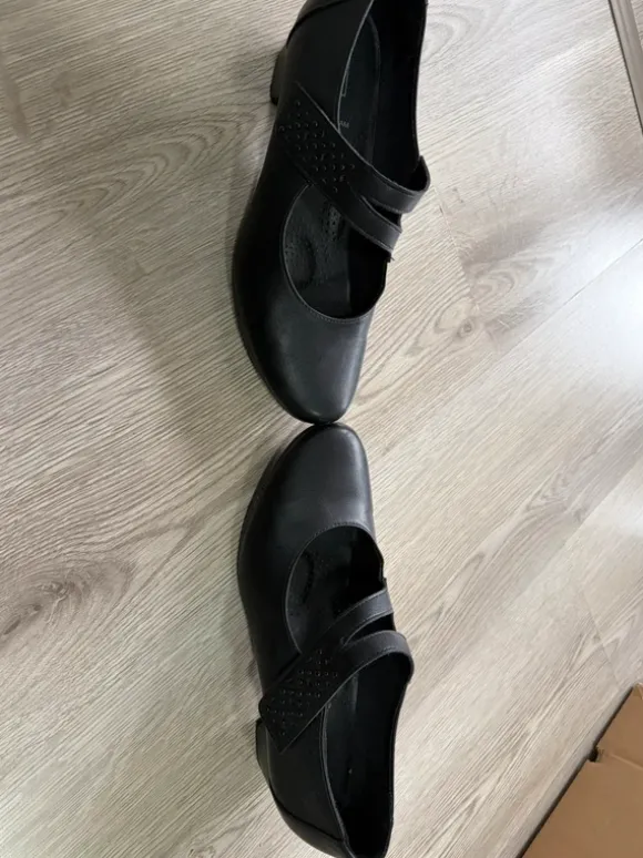 Schwarze elegante Halbschuhe