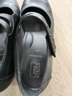 Schwarze elegante Halbschuhe
