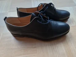 Schwarze Glattleder Schnürschuhe