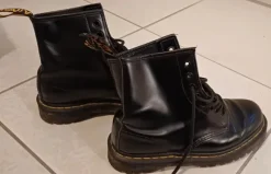 Schwarze, halbhohe Dr.Martens