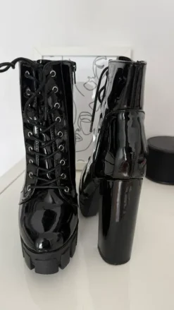 Schwarze Hohe Stiefel