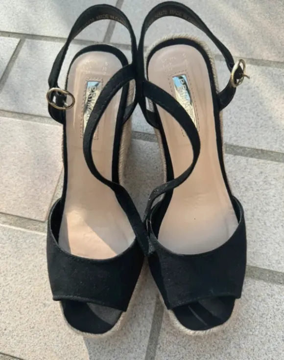 Schwarze Keilabsatz Sandalen Gr. 38