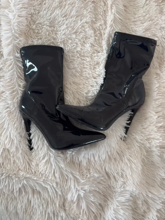 Schwarze Lack Stiefeletten Leder