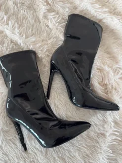 Schwarze Lack Stiefeletten Leder