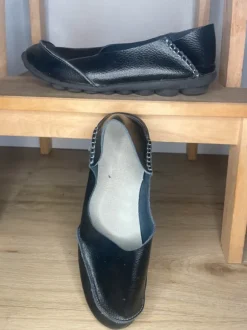 Schwarze Leder-Ballerinas / Slipper in Größe 40 🖤