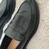 Schwarze Loafer