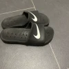 Schwarze Nikeletten in Größe 42