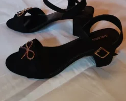 Schwarze Pumps