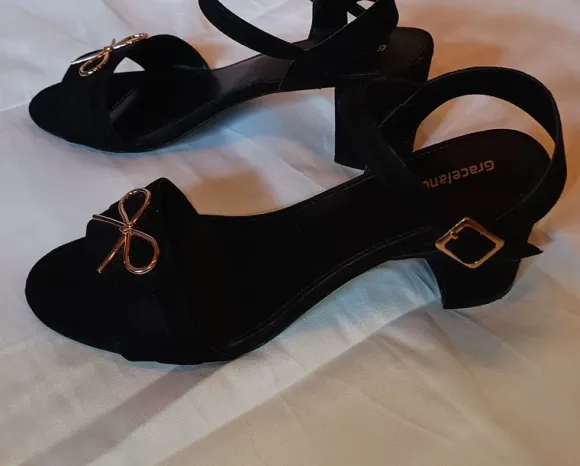 Schwarze Pumps