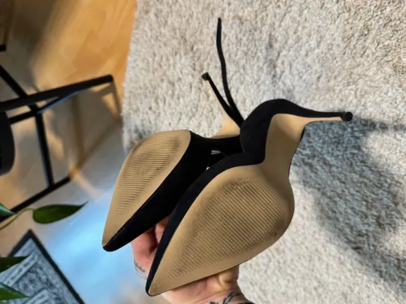 Schwarze Pumps