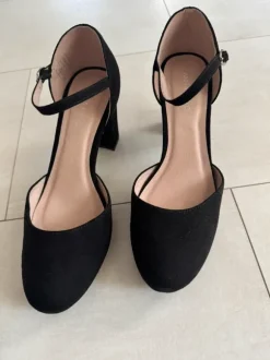 Schwarze Pumps