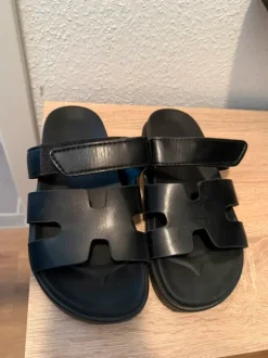 Schwarze Sandalen, Größe 39