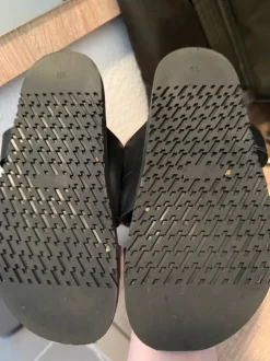 Schwarze Sandalen, Größe 39