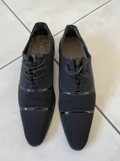 Schwarze Schnürschuhe Größe 44