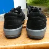 Schwarze Sneaker